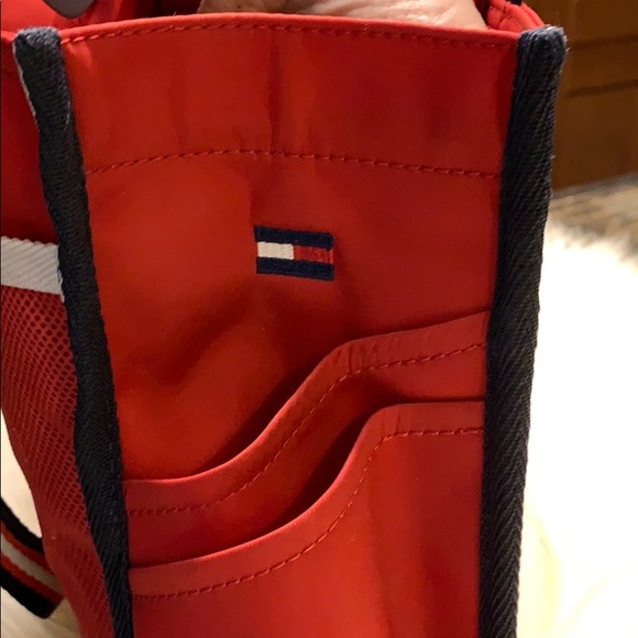 SALE!! Vintage Tommy Hilfiger big logo purse.  3 - Picture 13 of 16